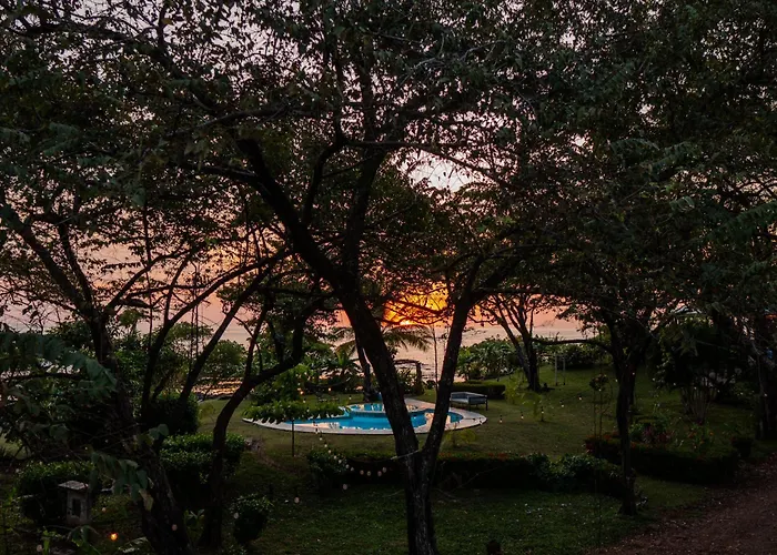 The Bohemian Lagarto Hotel *