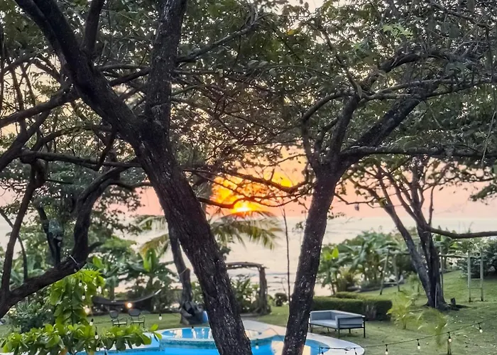 The Bohemian Lagarto * Santa Cruz (Guanacaste)