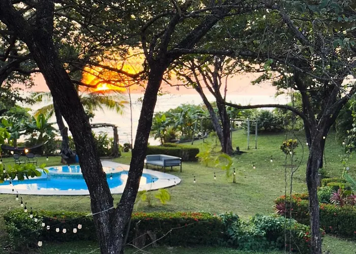 The Bohemian Lagarto * Santa Cruz (Guanacaste)