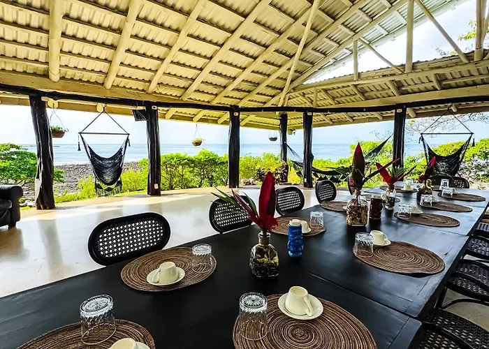 The Bohemian Lagarto * Santa Cruz (Guanacaste)