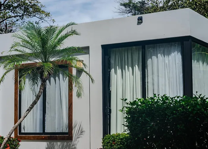 The Bohemian Lagarto Hotel *